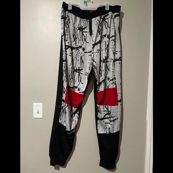 VINTAGE Sacred Crown Bulls inspired sweatpants - Picture 1 of 5